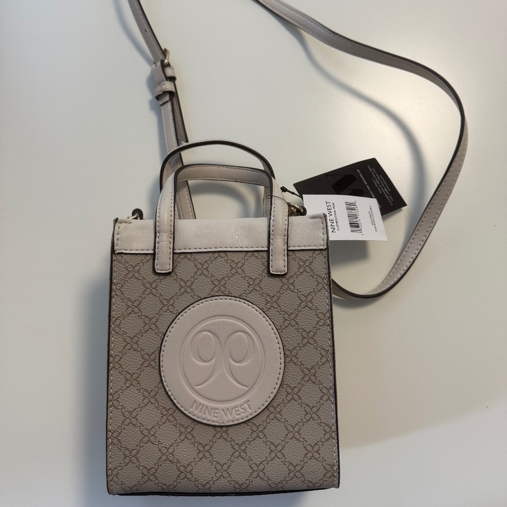 NWT Nine West Clementina Mini Mushroom Logo Purse
